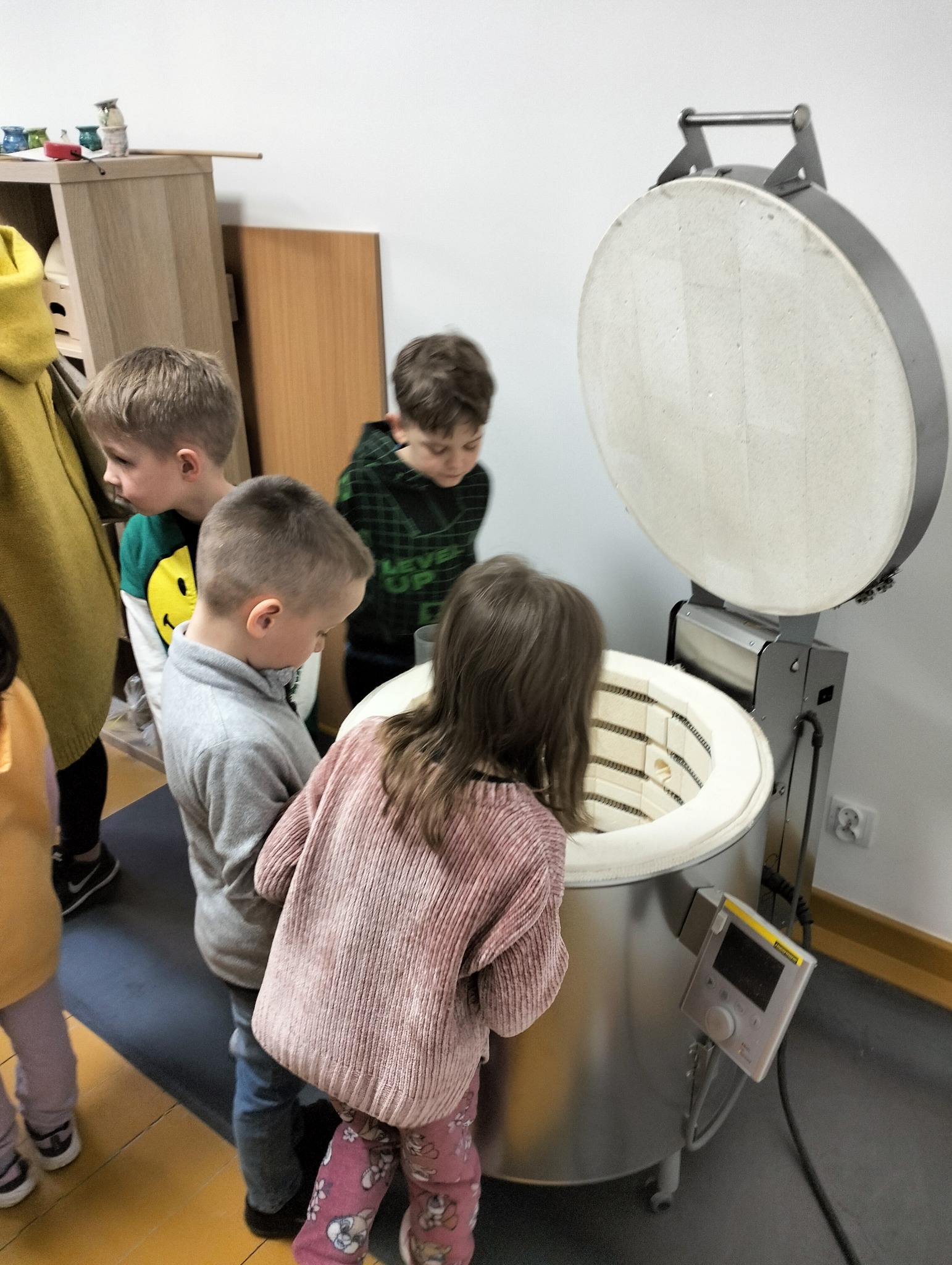 Mali turyści w Majdanie Ostrowskim